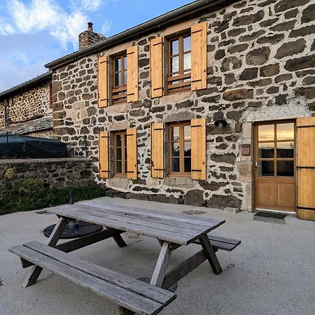 Familial En Haute-loire Avec Terrain Clos, A Proximite De L'ardeche Et Des Stations De - Fr-1-582-236