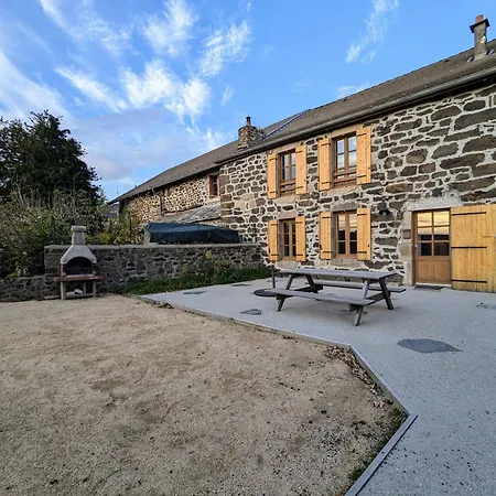 Familial En Haute-loire Avec Terrain Clos, A Proximite De L'ardeche Et Des Stations De - Fr-1-582-236 منزل ريفي *