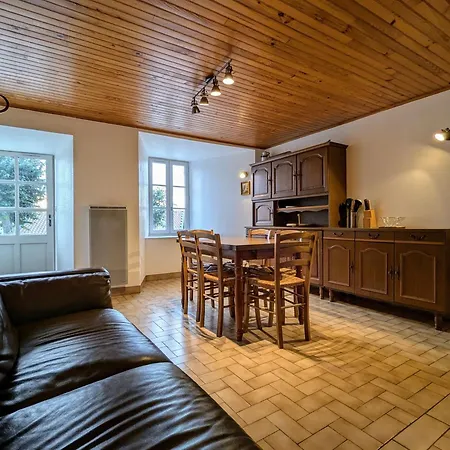 منزل ريفي Familial En Haute-loire Avec Terrain Clos, A Proximite De L'ardeche Et Des Stations De - Fr-1-582-236 *